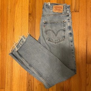 Vintage Levi denim jeans strait leg size W32 L32 medium wash